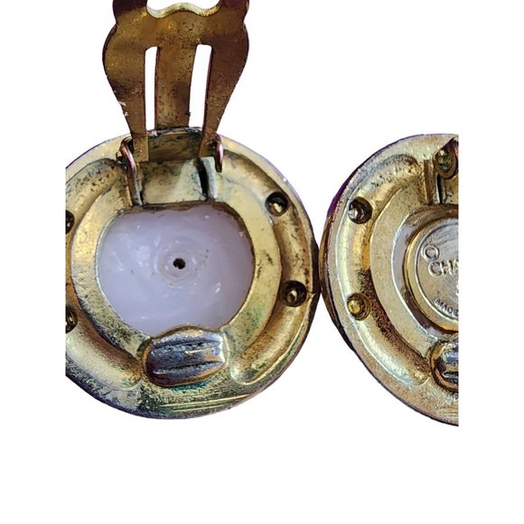 Vintage Chanel Signed Pearl Logo Clip Earrings (A1769) - Picture 4 of 8